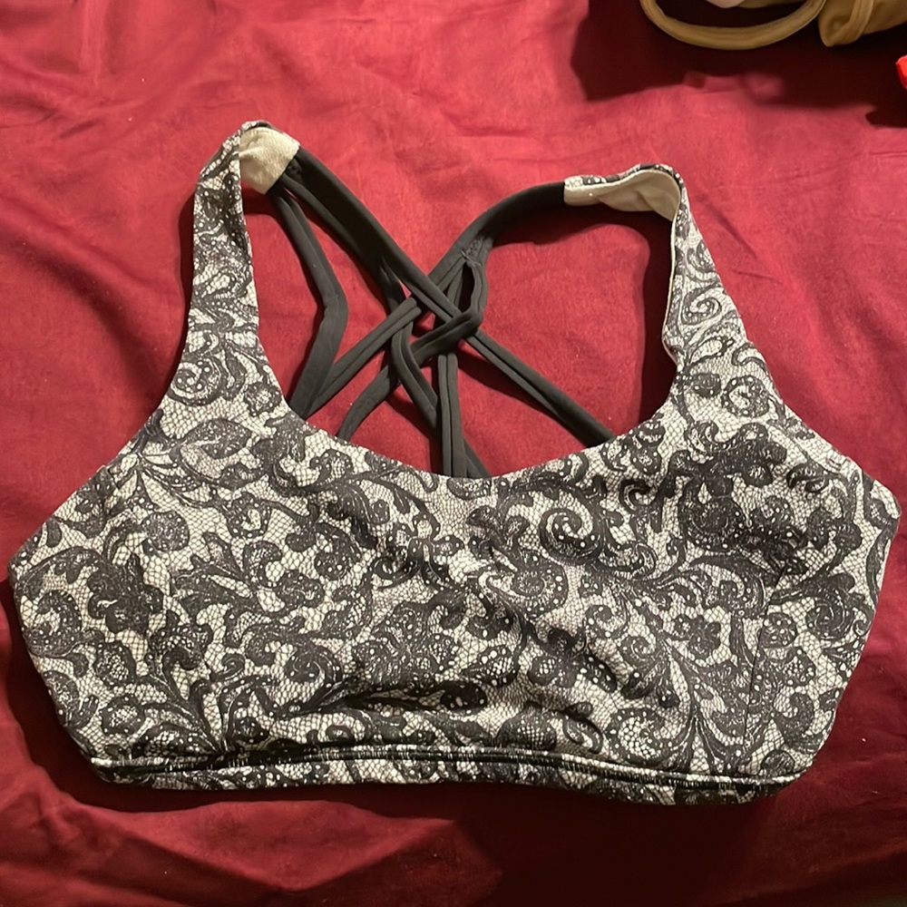 Lululemon  sports bra size 4